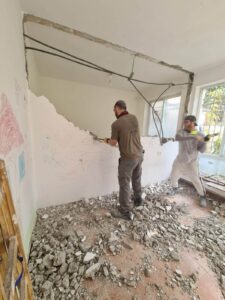 מורידים קירות